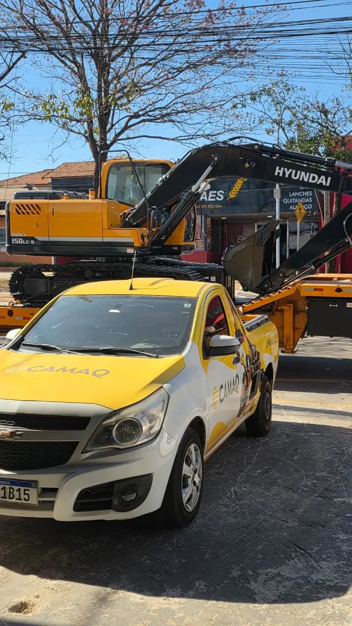 Escavadeira Hyundai e CAMAQ